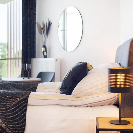 Comfortable Near The Sea, * ポビエロボ