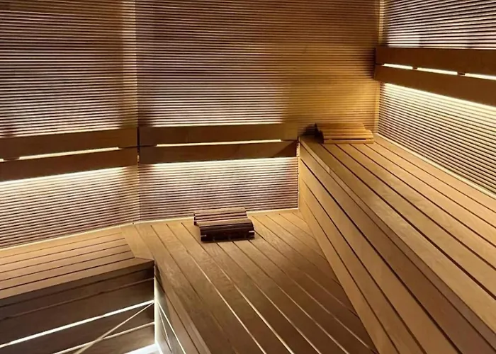 Comfortable Near The Sea,